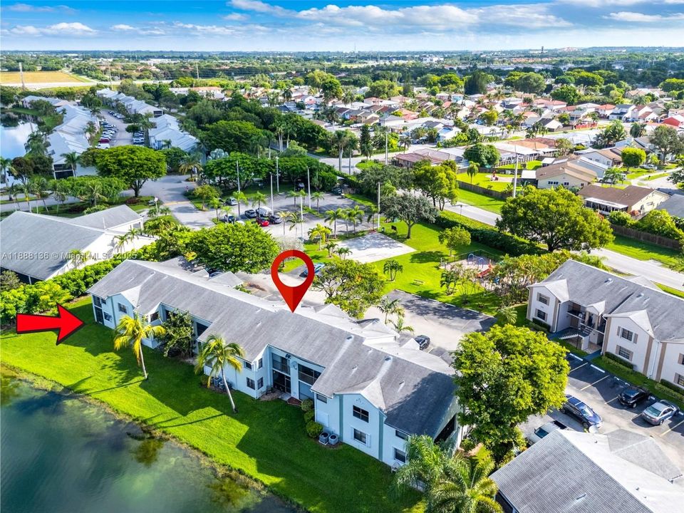 CORNER, 1ST FLOOR, WATERFRONT UNIT