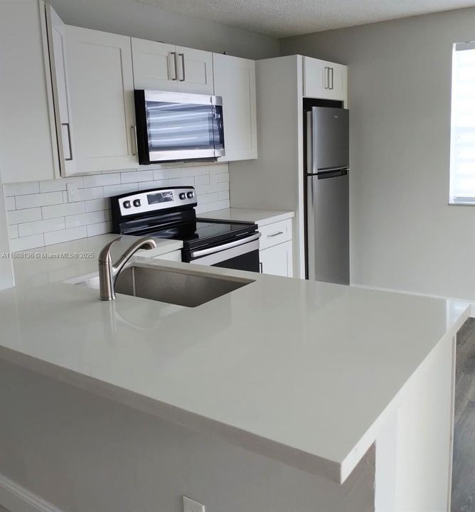 Active With Contract: $240,000 (3 beds, 2 baths, 1195 Square Feet)