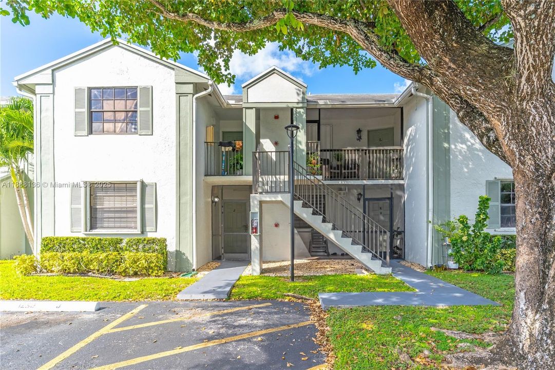 Active With Contract: $240,000 (3 beds, 2 baths, 1195 Square Feet)