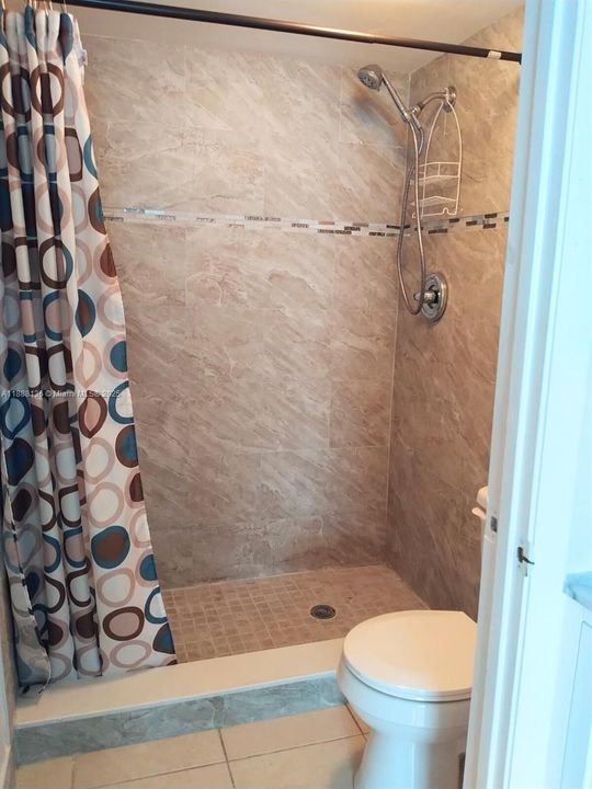 Active With Contract: $240,000 (3 beds, 2 baths, 1195 Square Feet)