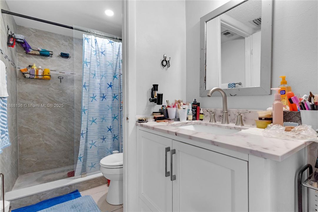 Active With Contract: $240,000 (3 beds, 2 baths, 1195 Square Feet)