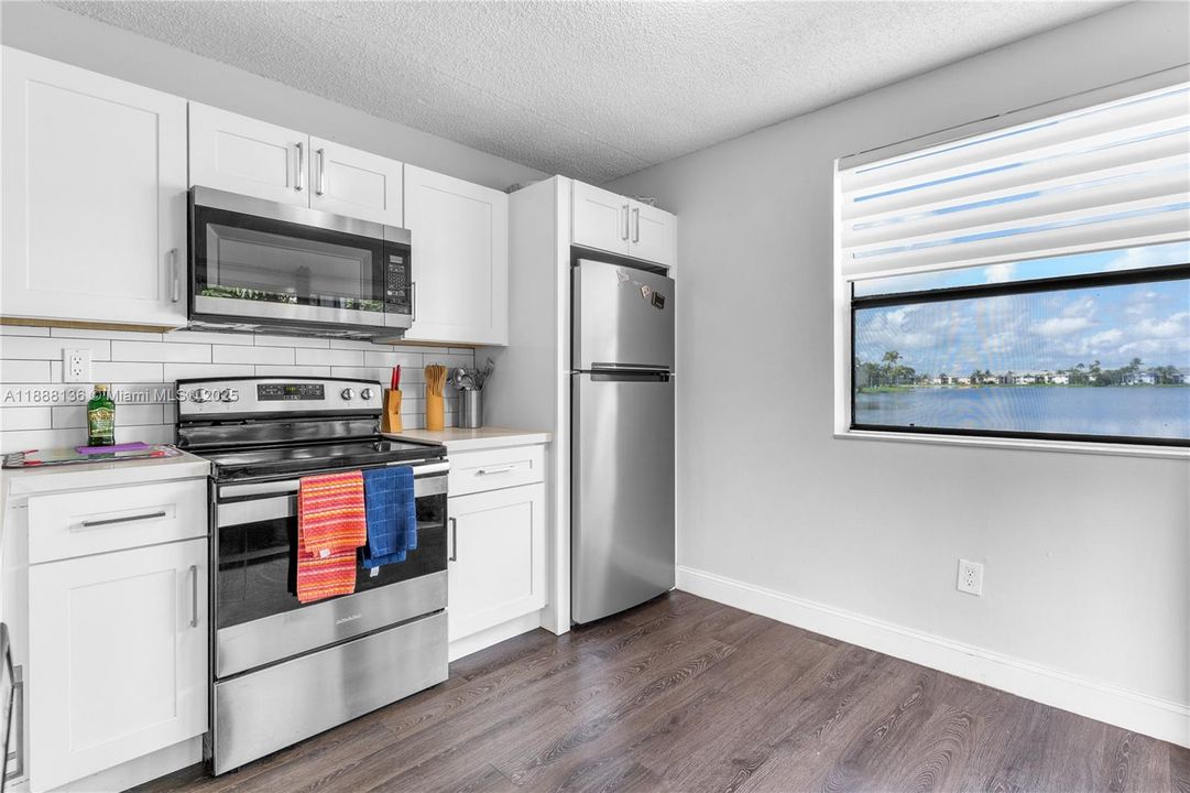 Active With Contract: $240,000 (3 beds, 2 baths, 1195 Square Feet)