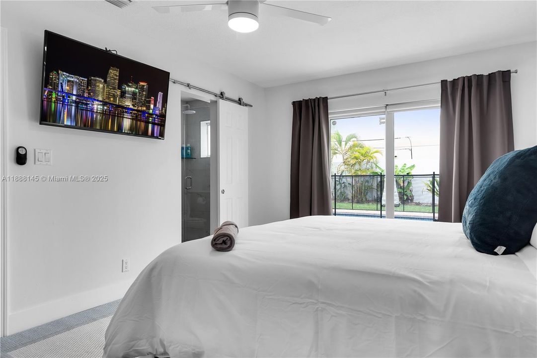 For Sale: $709,000 (3 beds, 3 baths, 1762 Square Feet)