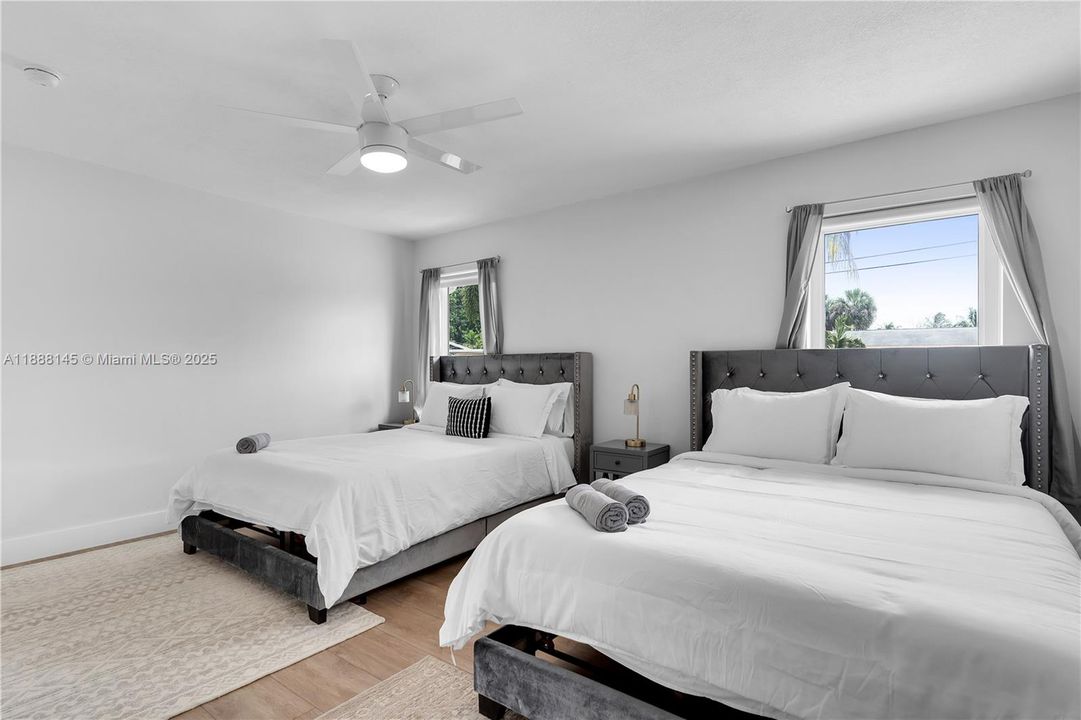 For Sale: $709,000 (3 beds, 3 baths, 1762 Square Feet)