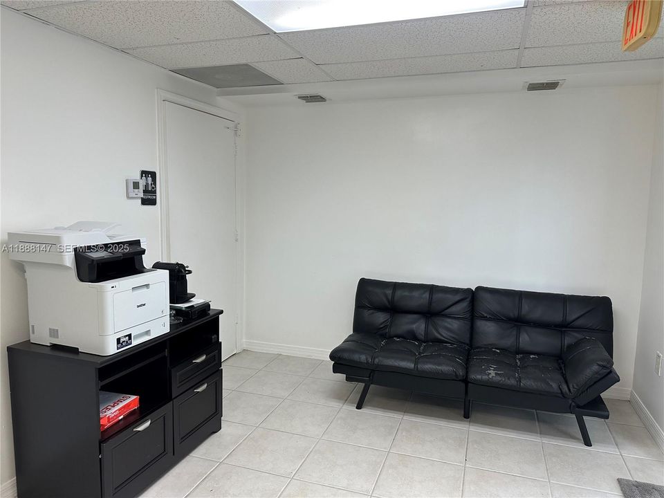 合同活跃: $2,200 (0 贝兹, 0 浴室, 0 平方英尺)