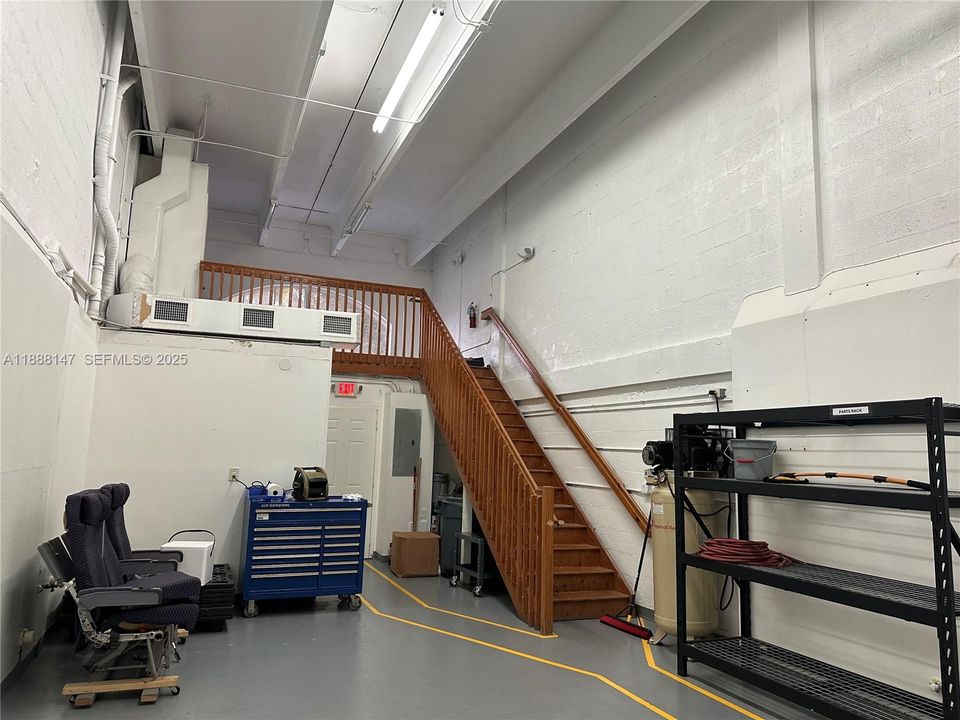 合同活跃: $2,200 (0 贝兹, 0 浴室, 0 平方英尺)