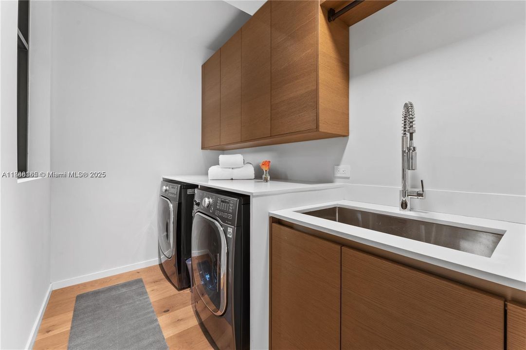 En Venta: $6,375,000 (5 camas, 4 baños, 4478 Pies cuadrados)