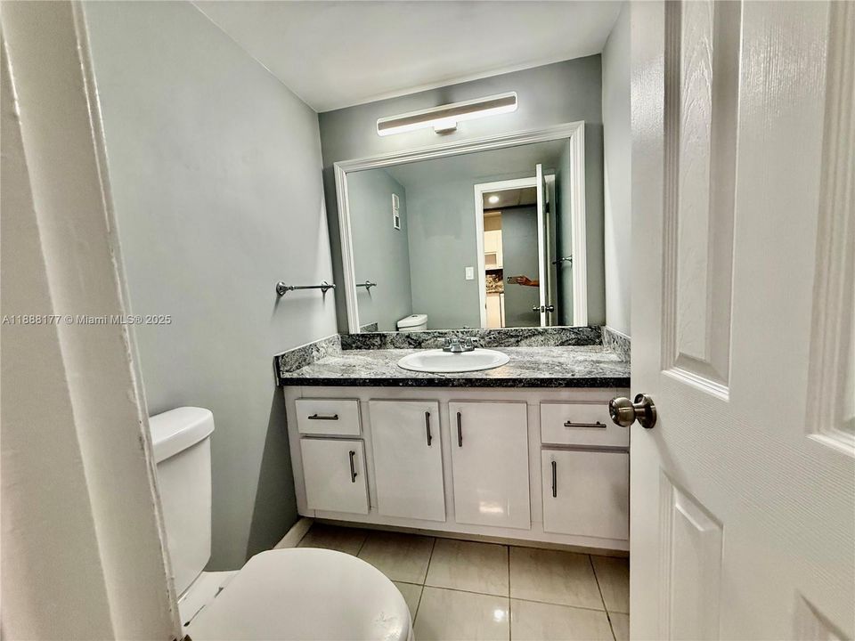 Recently Rented: $1,750 (1 beds, 1 baths, 780 Square Feet)