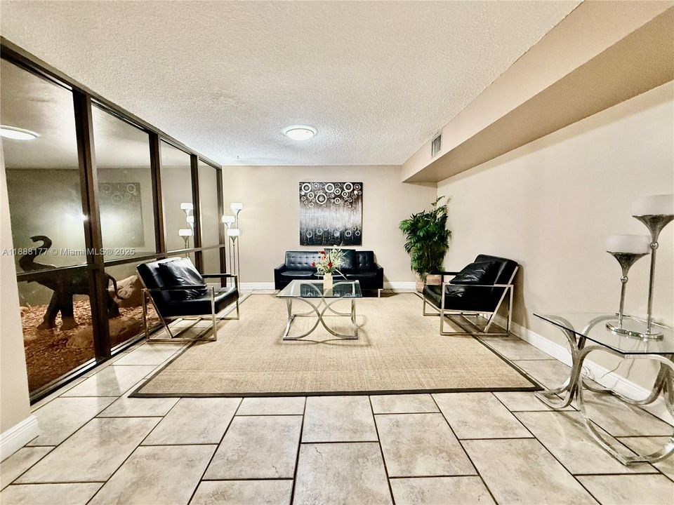 Recently Rented: $1,750 (1 beds, 1 baths, 780 Square Feet)