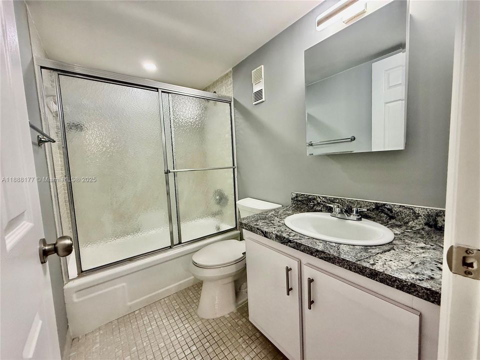 Recently Rented: $1,750 (1 beds, 1 baths, 780 Square Feet)