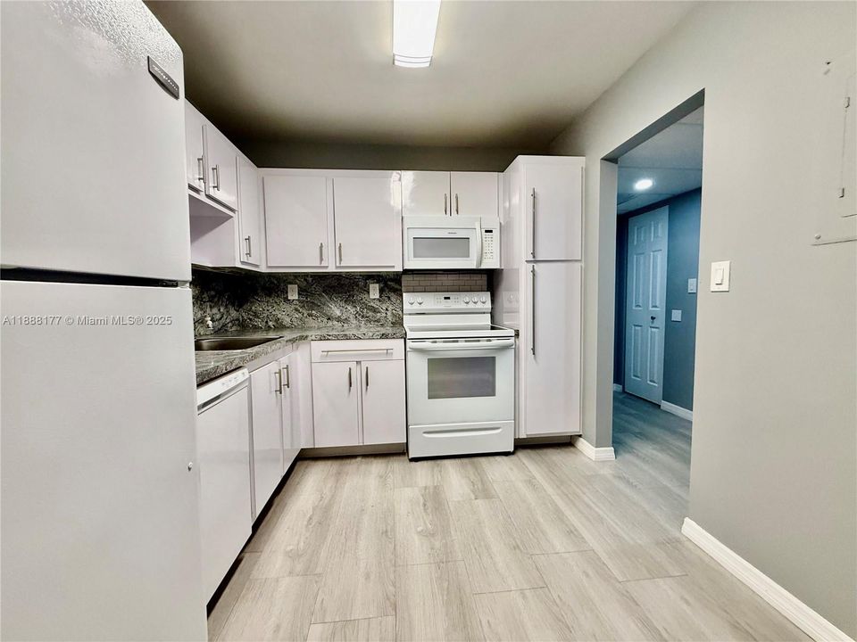 Recently Rented: $1,750 (1 beds, 1 baths, 780 Square Feet)