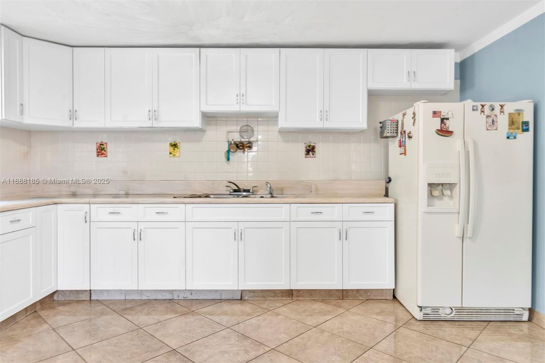 Active With Contract: $465,000 (3 beds, 2 baths, 1912 Square Feet)