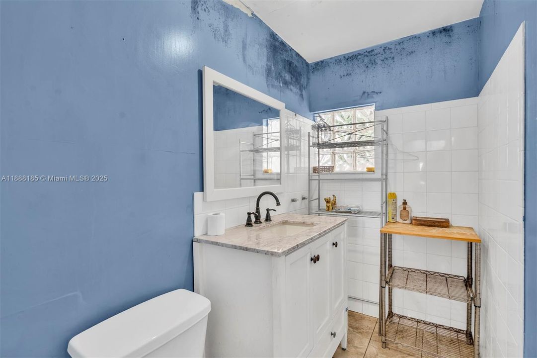 Active With Contract: $465,000 (3 beds, 2 baths, 1912 Square Feet)