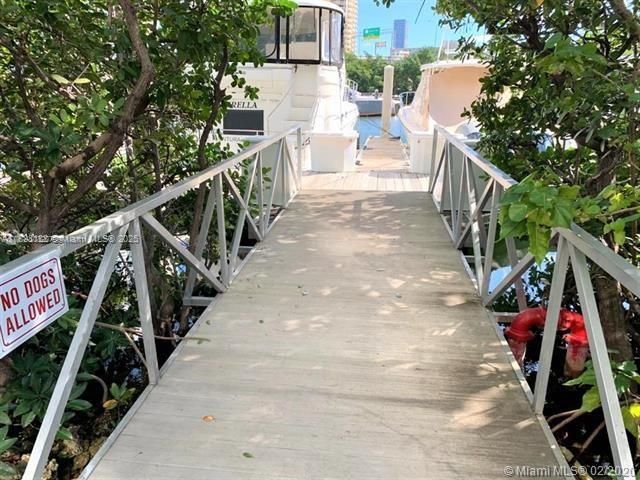 待售: $2,100 (没有数据)