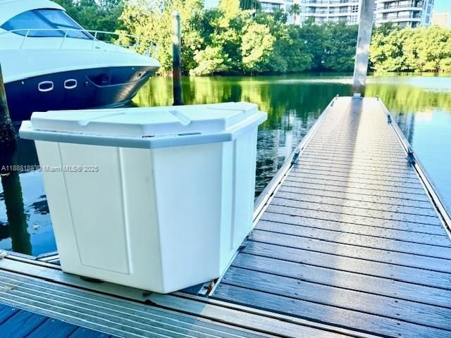 待售: $2,100 (没有数据)