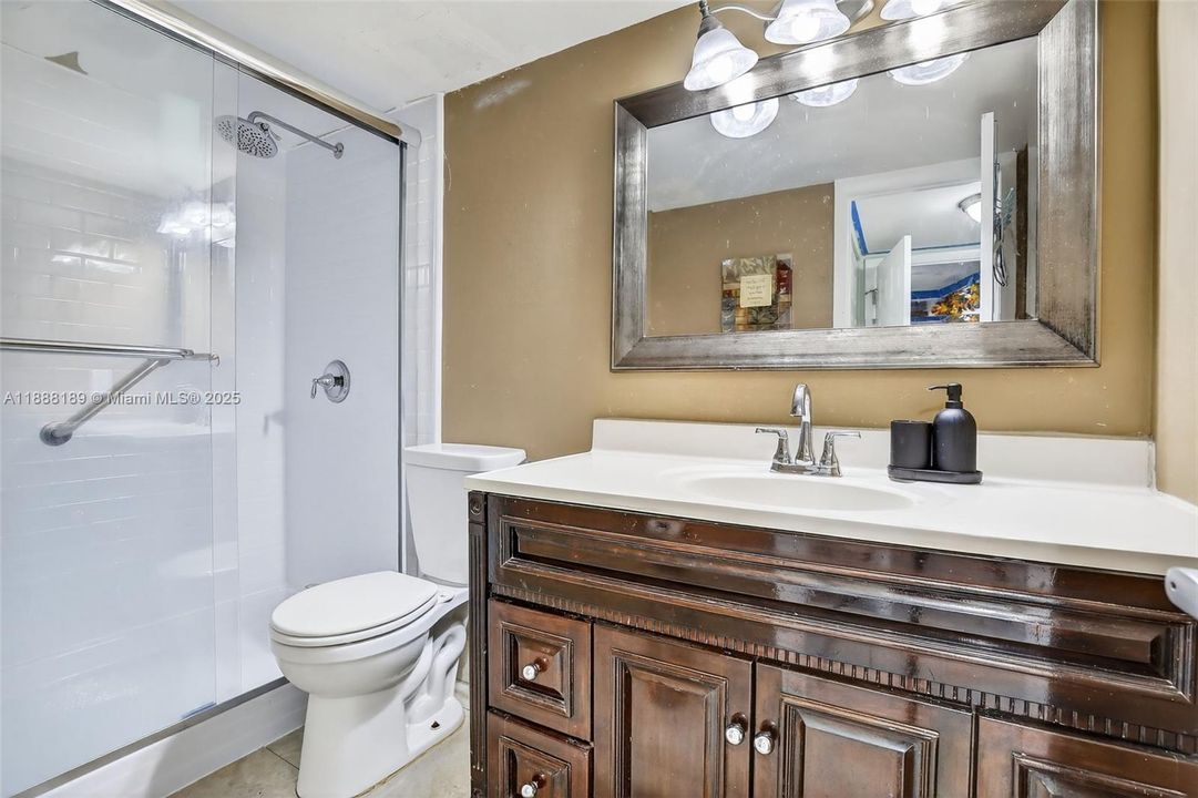 For Sale: $120,000 (1 beds, 1 baths, 680 Square Feet)