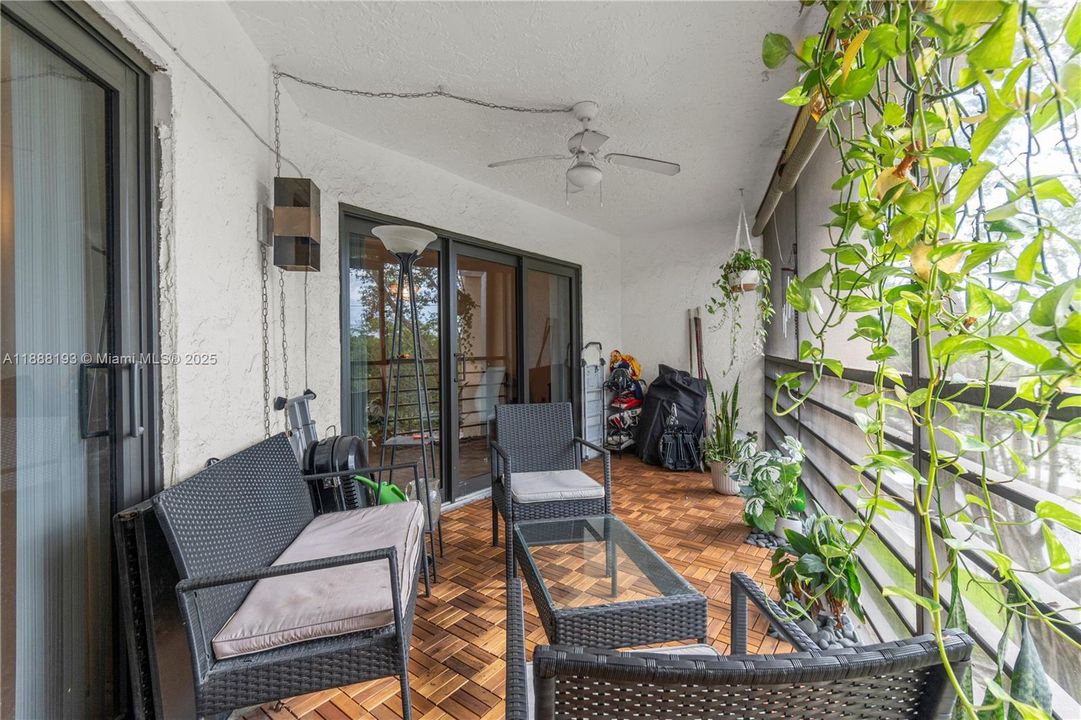 For Sale: $220,000 (2 beds, 2 baths, 1120 Square Feet)