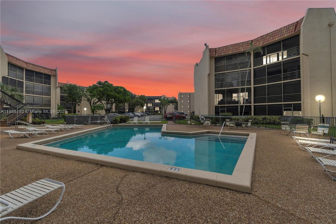 For Sale: $220,000 (2 beds, 2 baths, 1120 Square Feet)