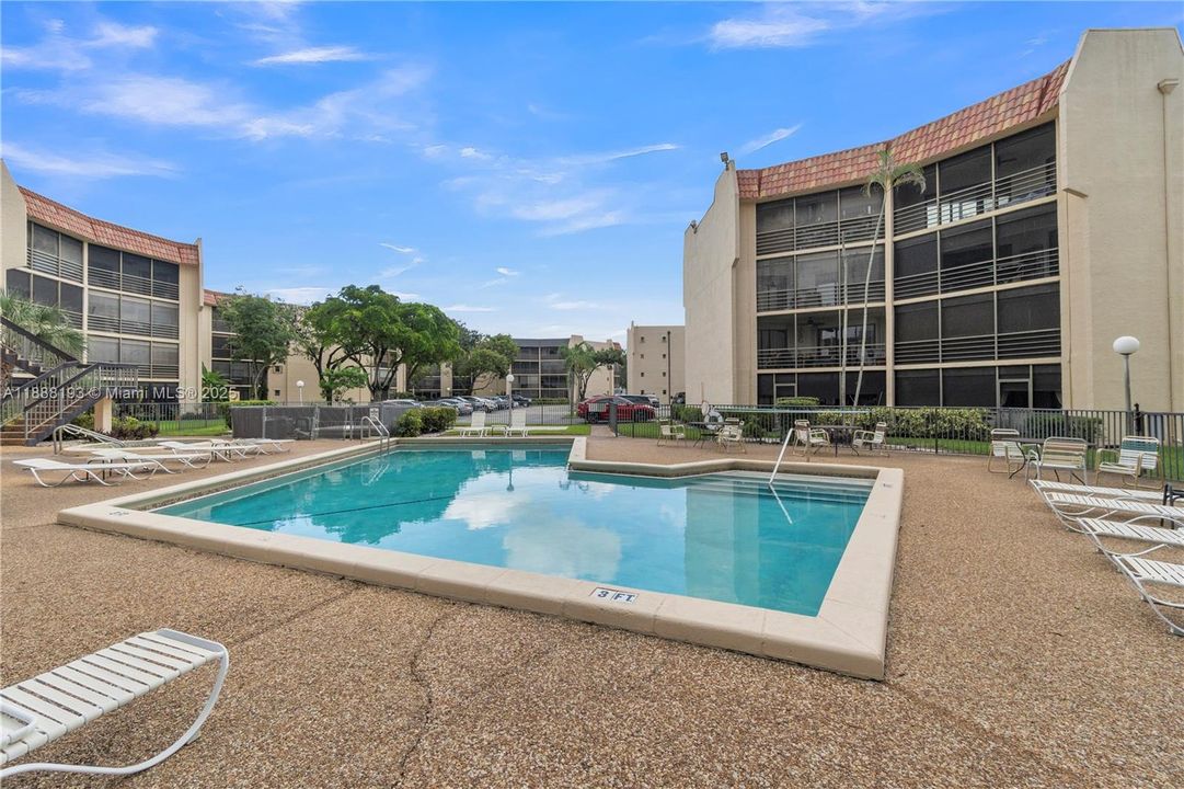 For Sale: $220,000 (2 beds, 2 baths, 1120 Square Feet)