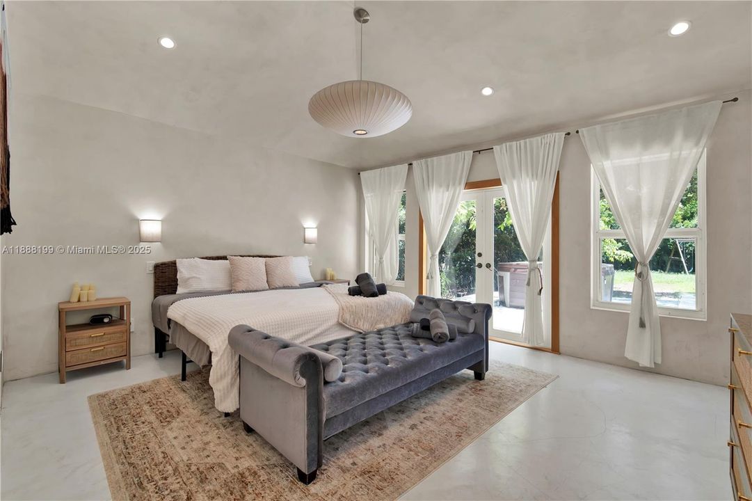 For Rent: $20,000 (4 beds, 3 baths, 2171 Square Feet)