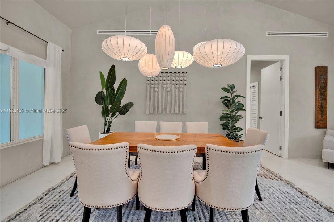 For Rent: $20,000 (4 beds, 3 baths, 2171 Square Feet)