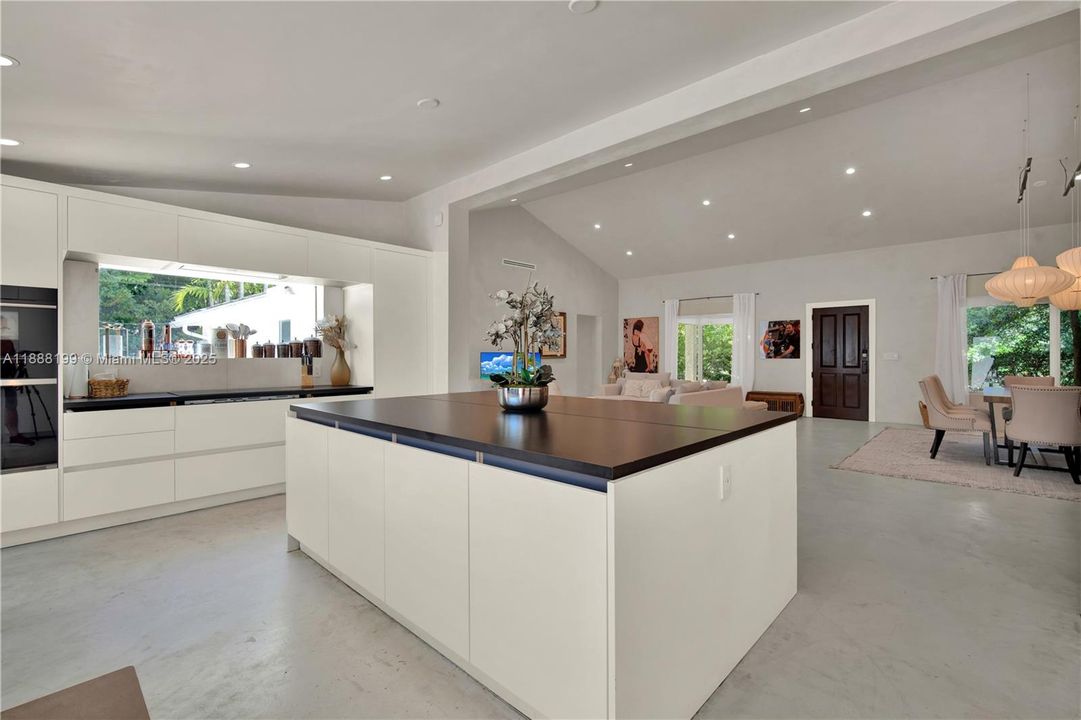 For Rent: $20,000 (4 beds, 3 baths, 2171 Square Feet)