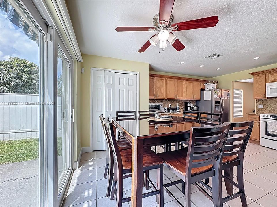 На продажу: $850,000 (5 спален, 3 ванн, 0 Квадратных фут)