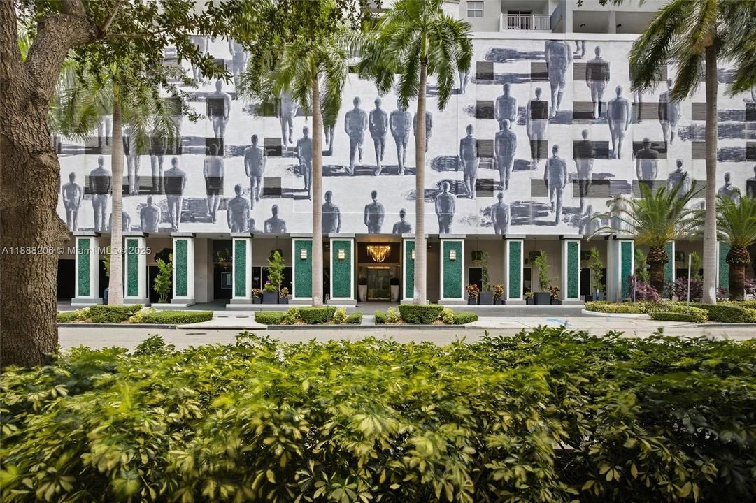 For Sale: $350,000 (1 beds, 1 baths, 600 Square Feet)