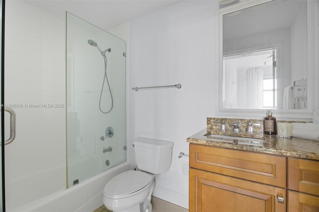 For Sale: $350,000 (1 beds, 1 baths, 600 Square Feet)