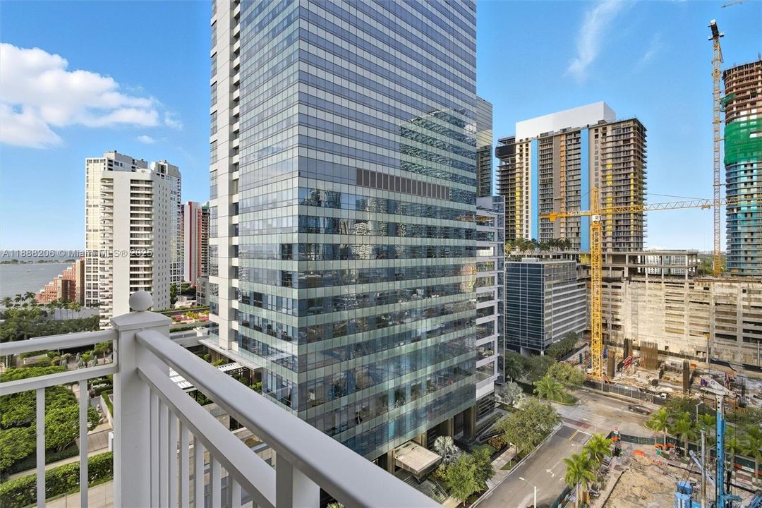 For Sale: $350,000 (1 beds, 1 baths, 600 Square Feet)