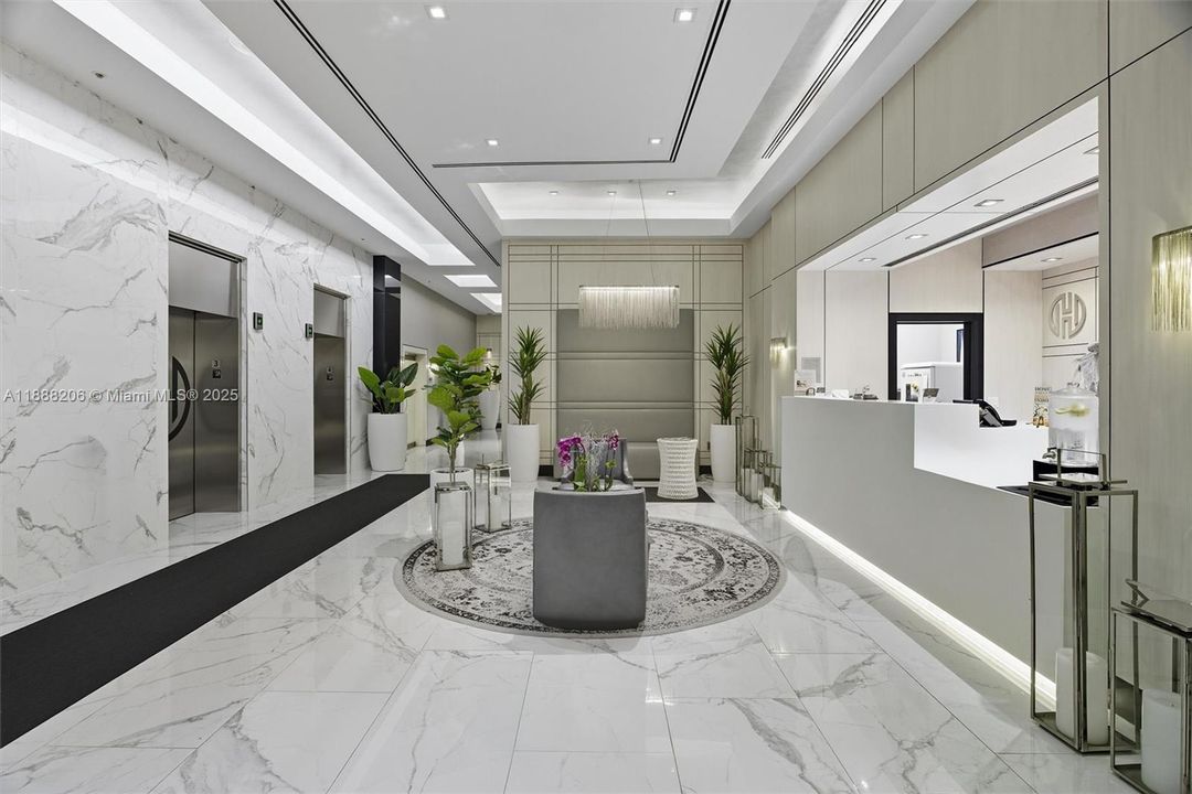 For Sale: $350,000 (1 beds, 1 baths, 600 Square Feet)