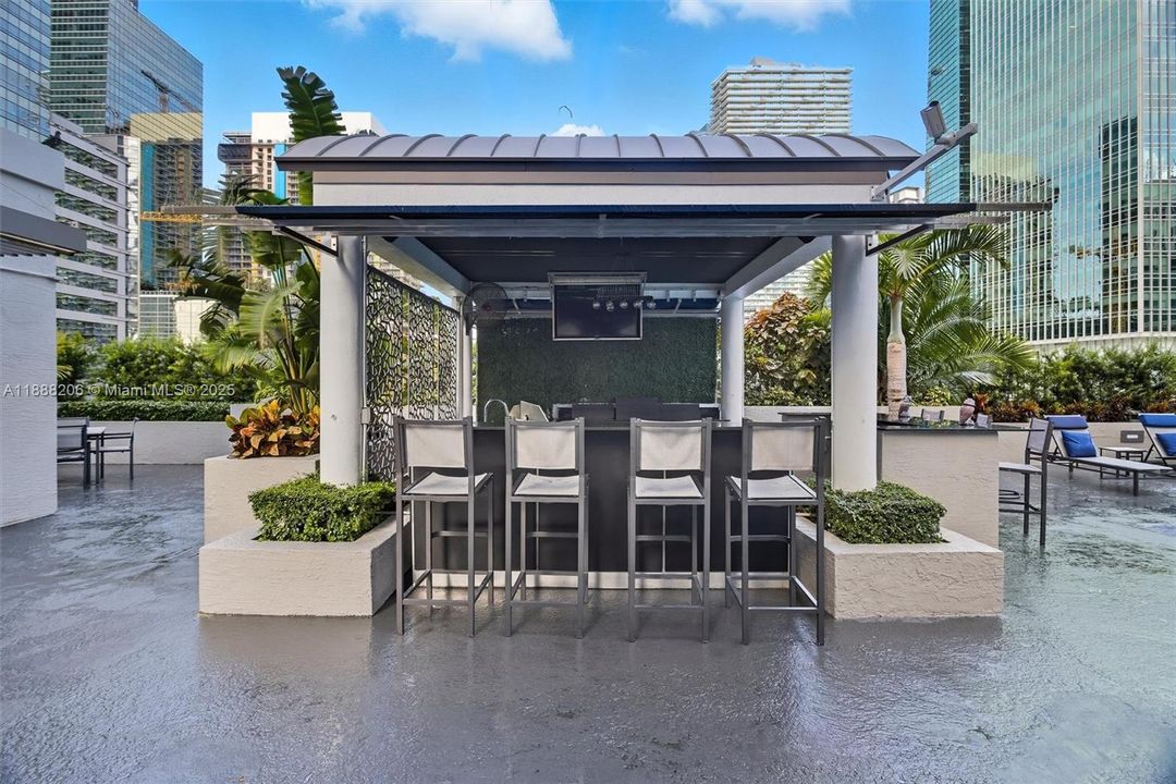 For Sale: $350,000 (1 beds, 1 baths, 600 Square Feet)