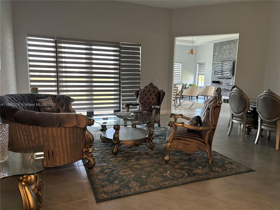 出租: $3,500 (4 贝兹, 2 浴室, 0 平方英尺)