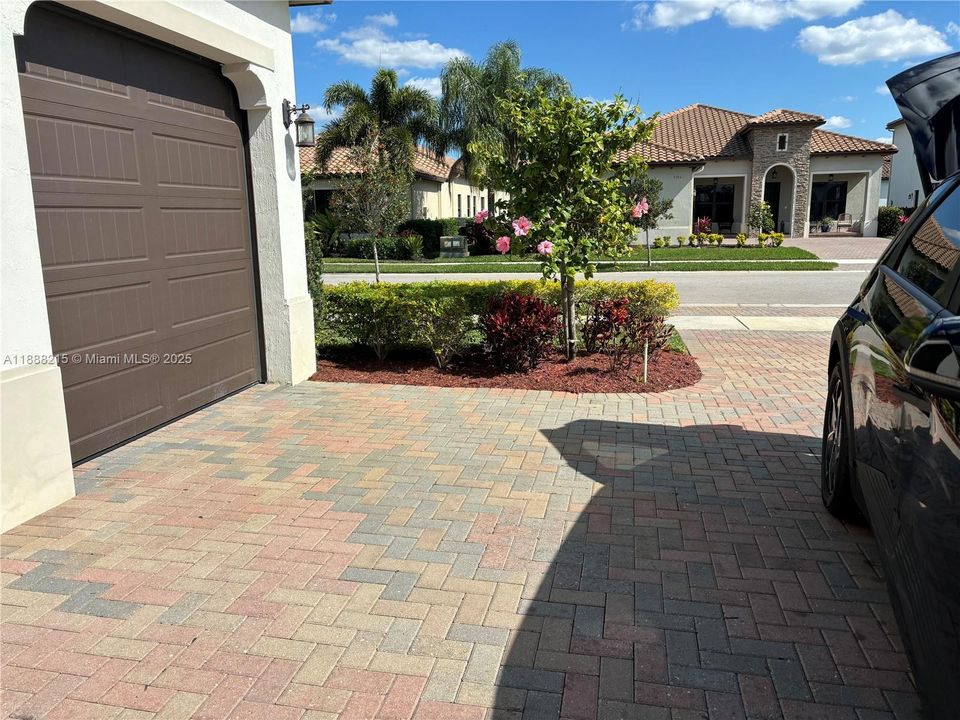 出租: $3,500 (4 贝兹, 2 浴室, 0 平方英尺)