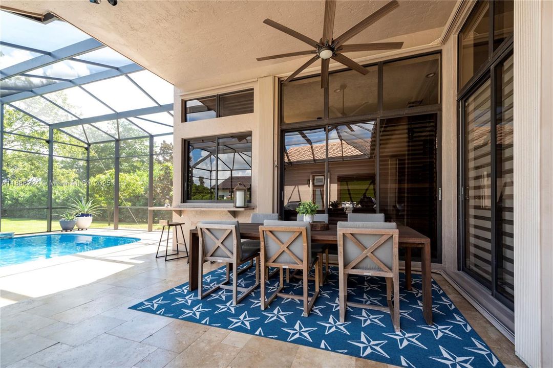 最近售出: $2,199,000 (5 贝兹, 4 浴室, 4376 平方英尺)