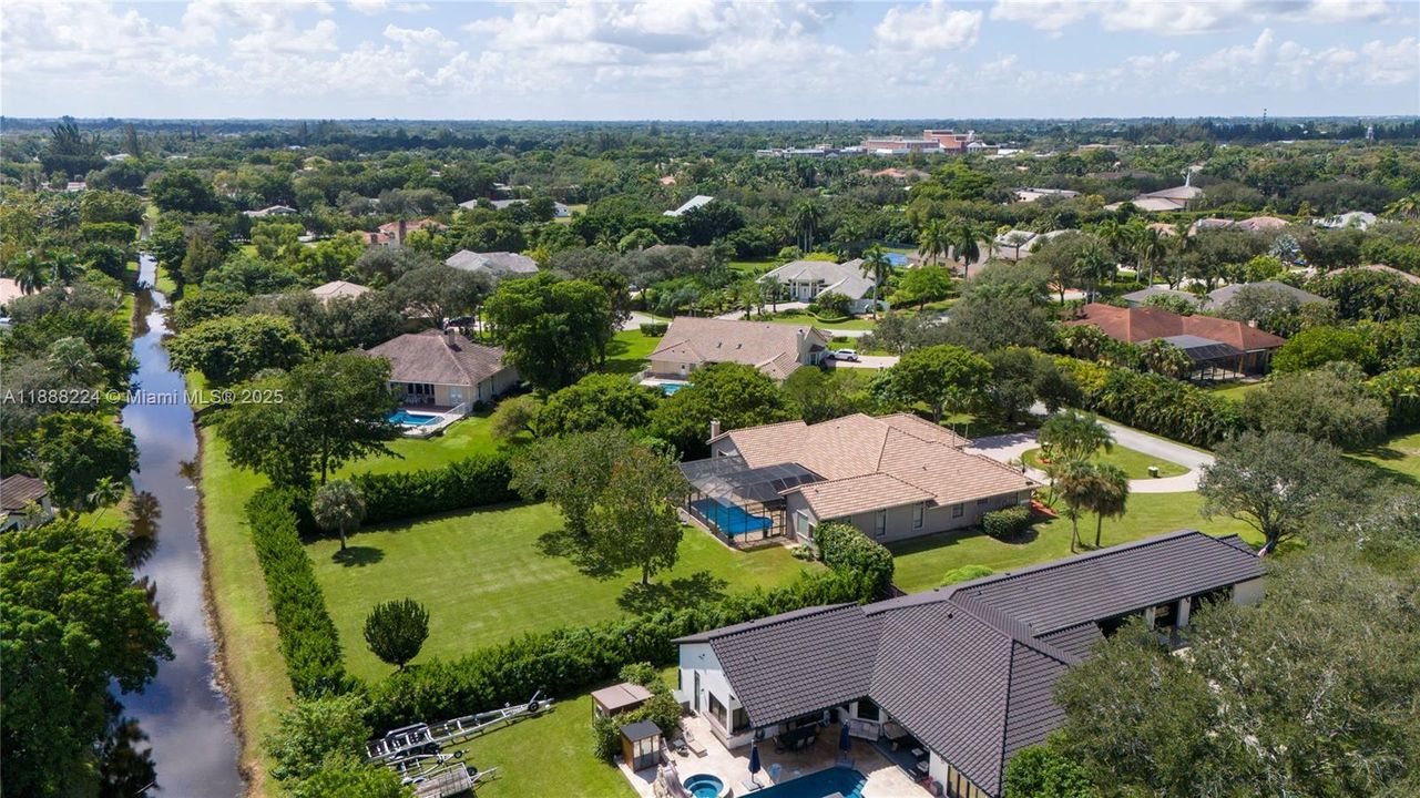 最近售出: $2,199,000 (5 贝兹, 4 浴室, 4376 平方英尺)