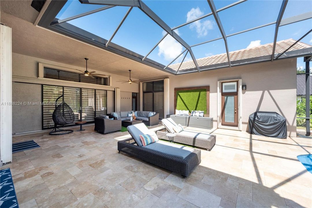 最近售出: $2,199,000 (5 贝兹, 4 浴室, 4376 平方英尺)