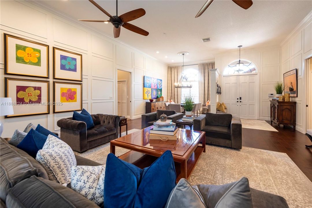 最近售出: $2,199,000 (5 贝兹, 4 浴室, 4376 平方英尺)