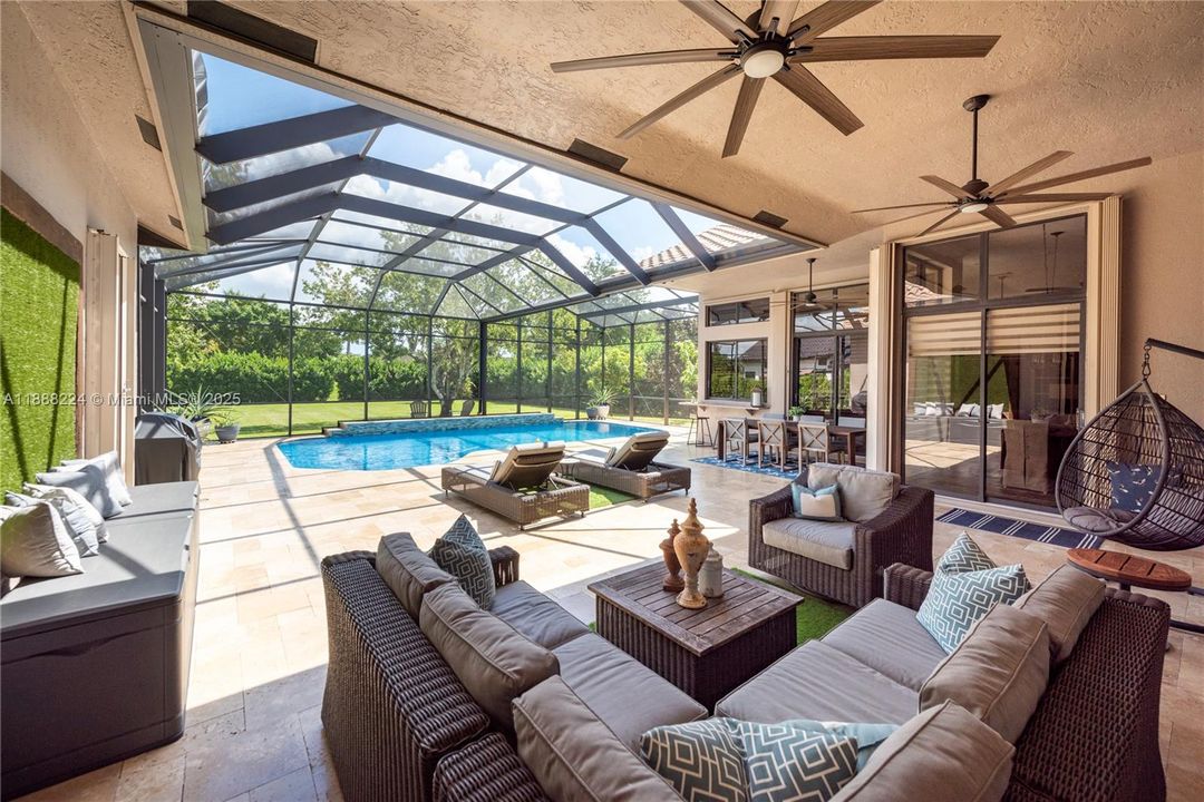 最近售出: $2,199,000 (5 贝兹, 4 浴室, 4376 平方英尺)