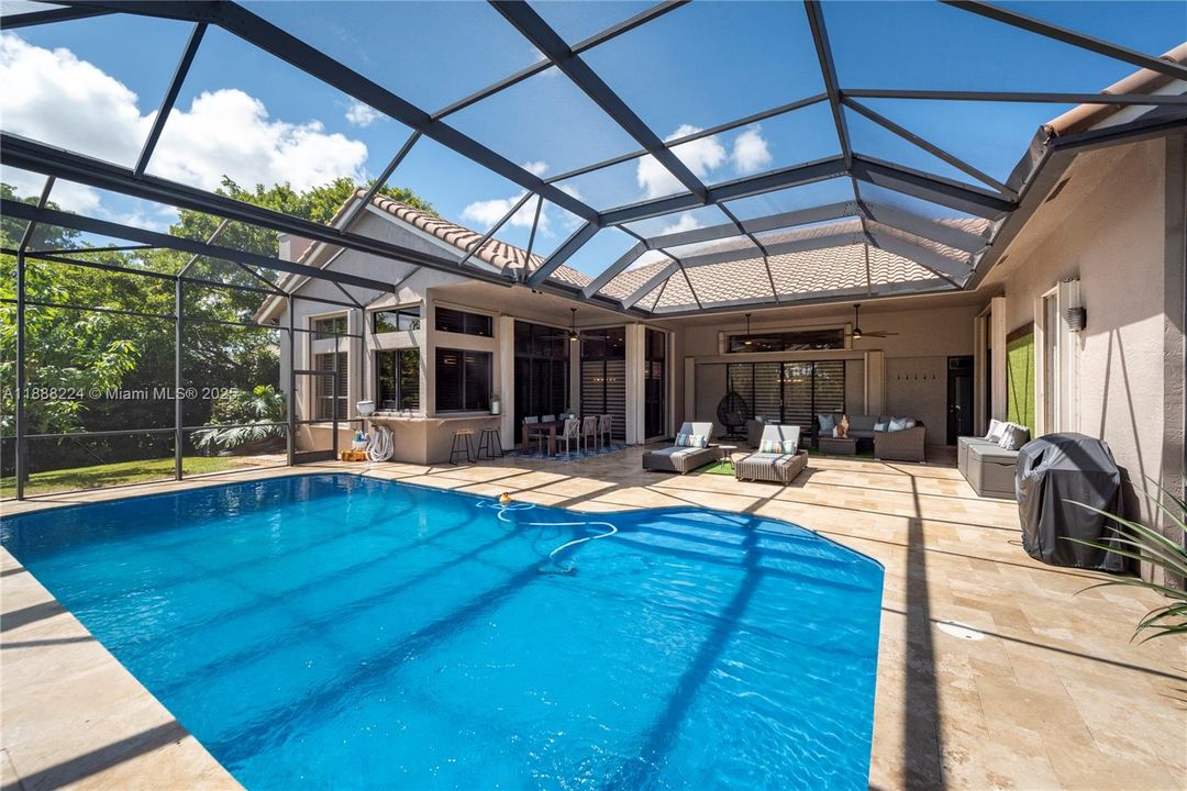 最近售出: $2,199,000 (5 贝兹, 4 浴室, 4376 平方英尺)