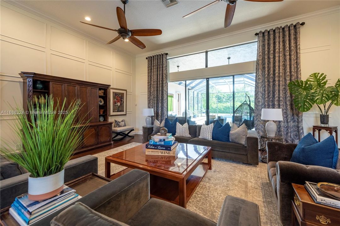 最近售出: $2,199,000 (5 贝兹, 4 浴室, 4376 平方英尺)