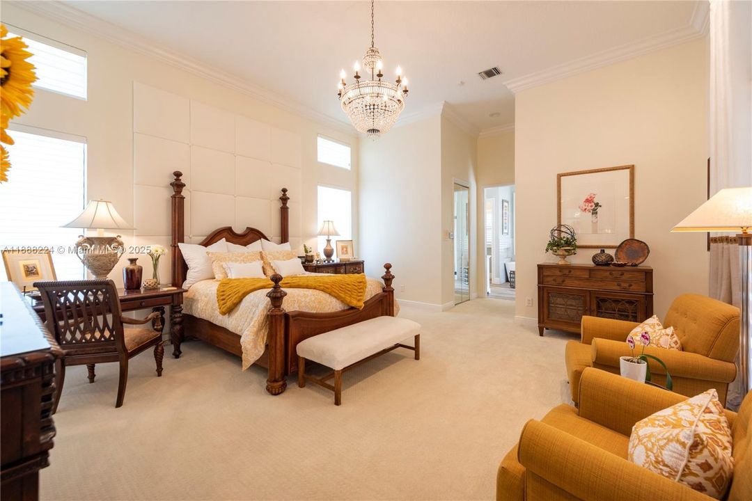 最近售出: $2,199,000 (5 贝兹, 4 浴室, 4376 平方英尺)