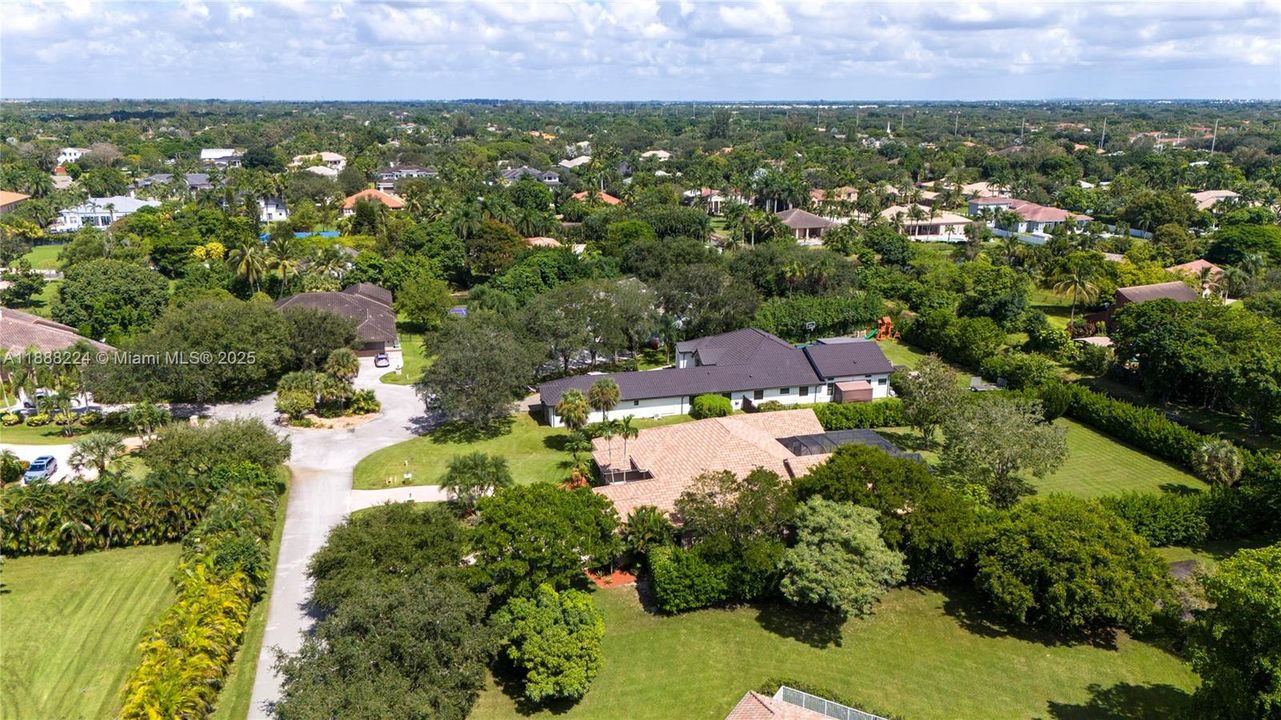 最近售出: $2,199,000 (5 贝兹, 4 浴室, 4376 平方英尺)