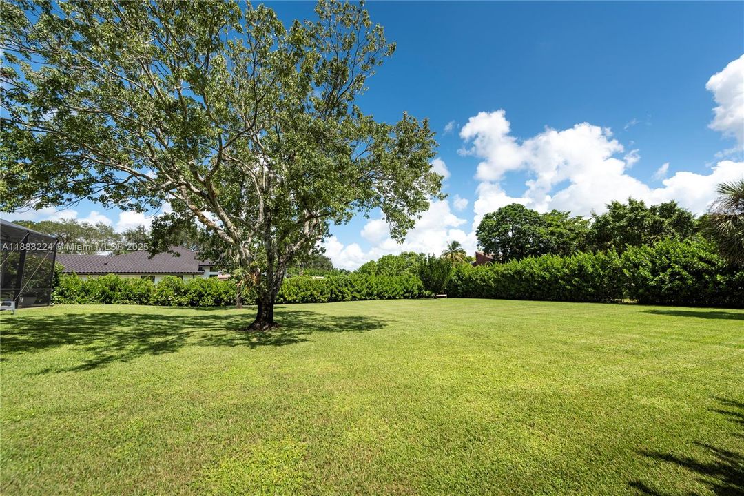 最近售出: $2,199,000 (5 贝兹, 4 浴室, 4376 平方英尺)