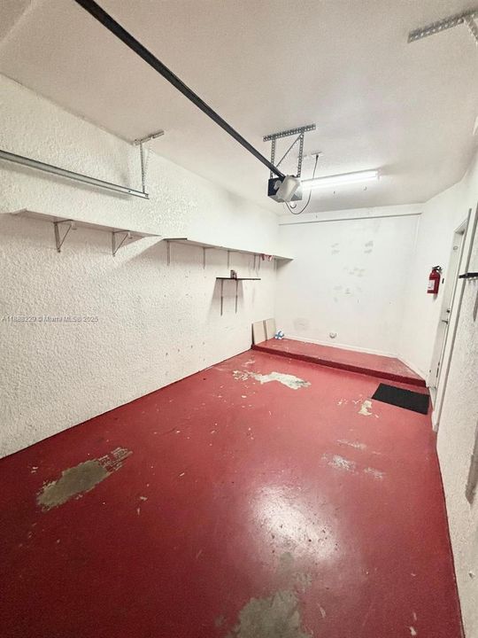 Под контрактом: $295,000 (2 спален, 2 ванн, 1253 Квадратных фут)