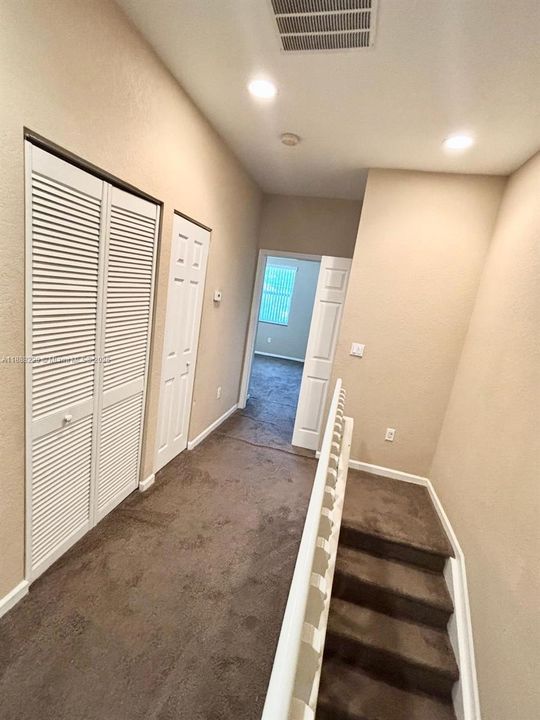 Под контрактом: $295,000 (2 спален, 2 ванн, 1253 Квадратных фут)