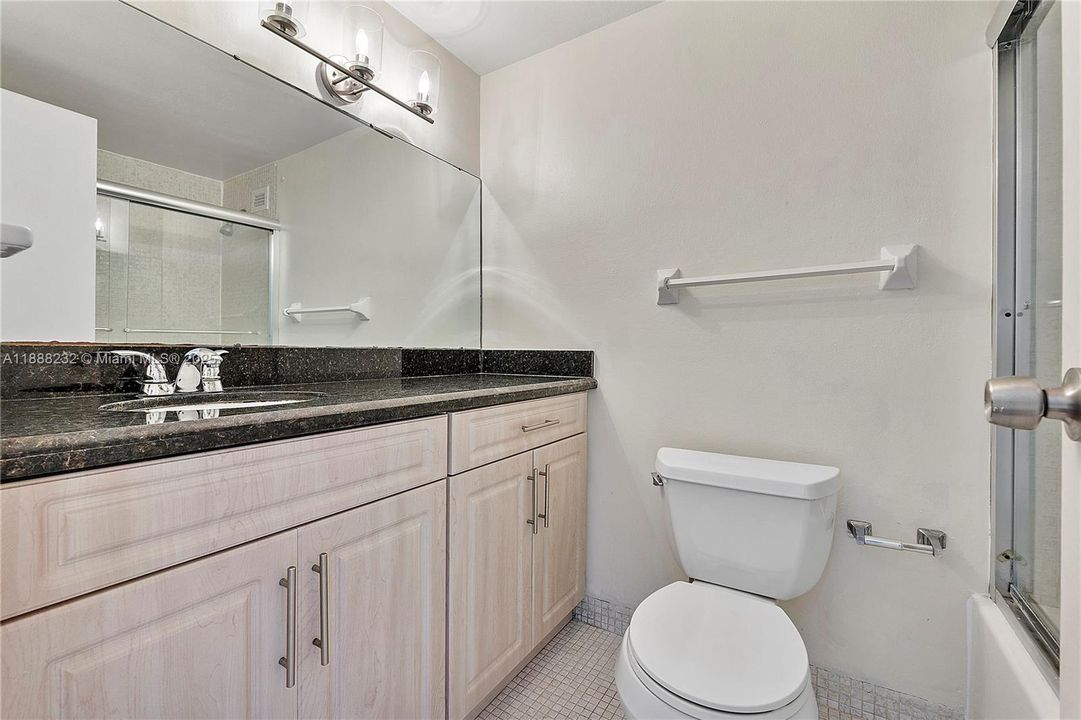 Recently Rented: $2,450 (0 beds, 1 baths, 543 Square Feet)