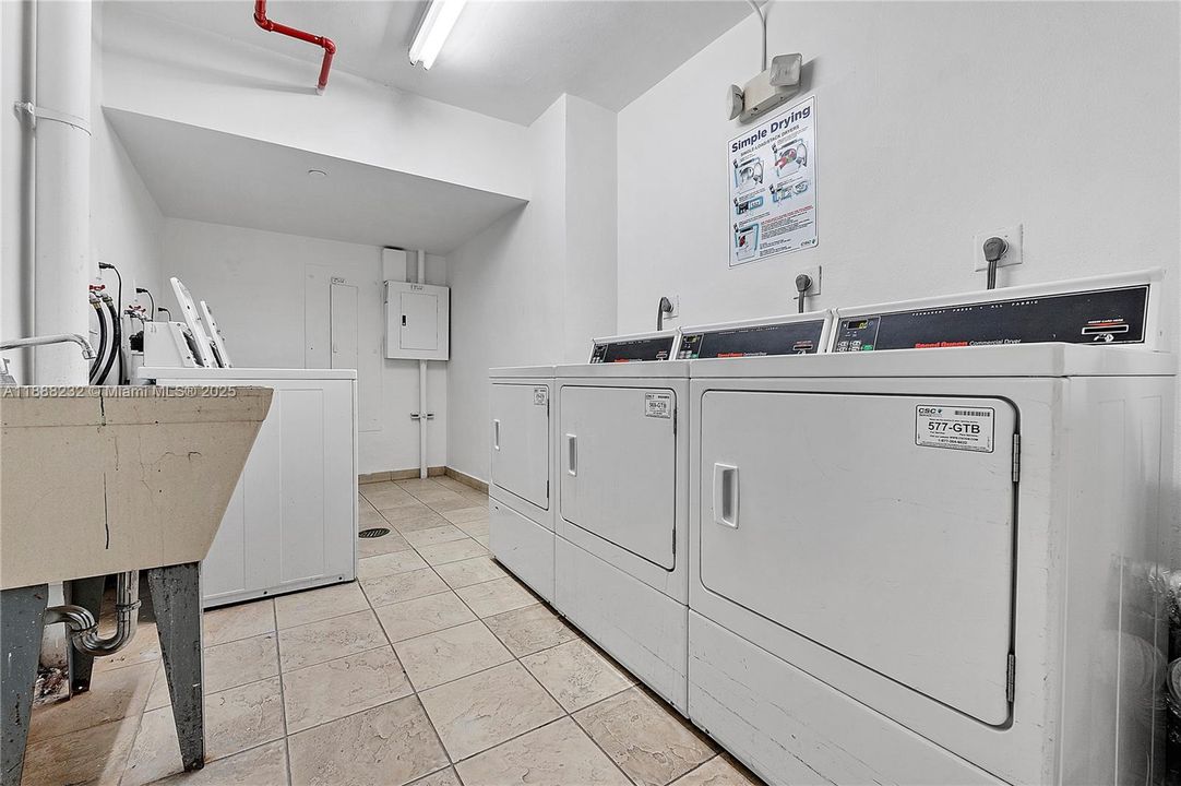 Recently Rented: $2,450 (0 beds, 1 baths, 543 Square Feet)