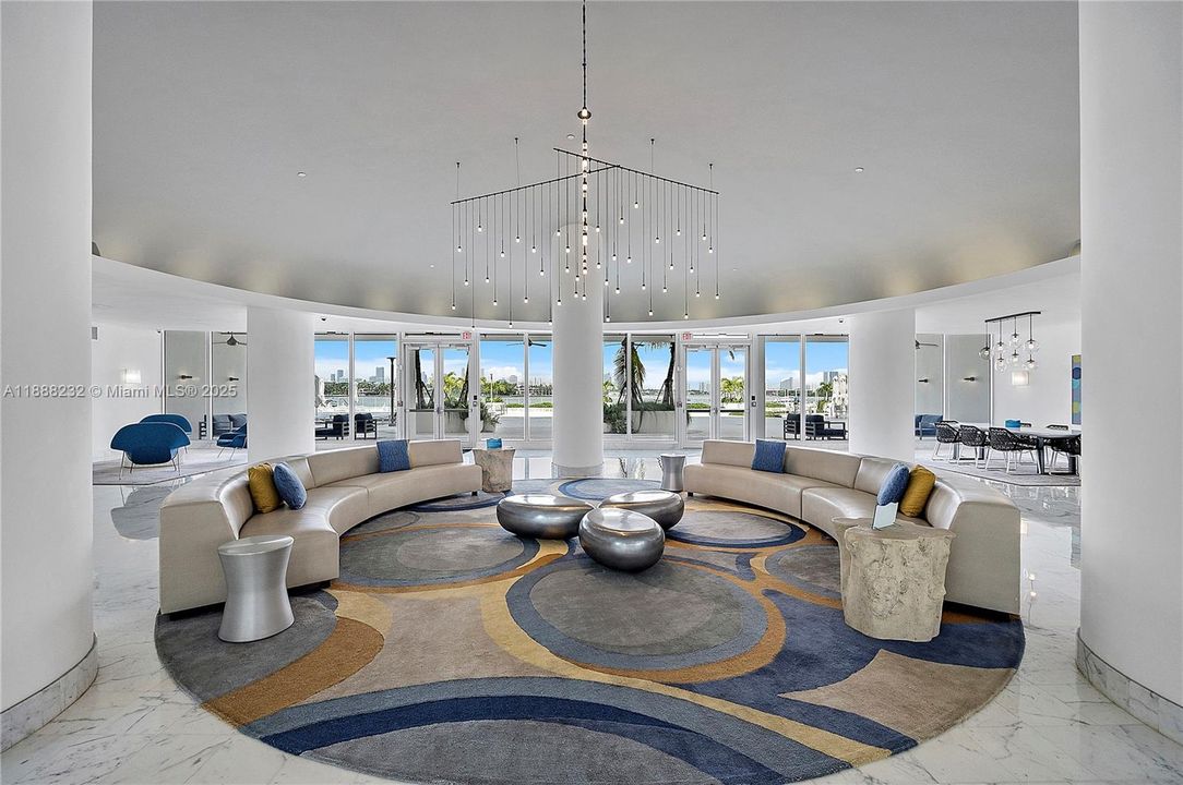 Recently Rented: $2,450 (0 beds, 1 baths, 543 Square Feet)