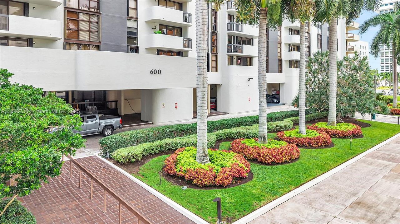 En Venta: $795,000 (2 camas, 2 baños, 1423 Pies cuadrados)